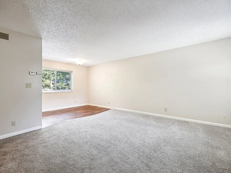 B Street Apartments — Photo 19