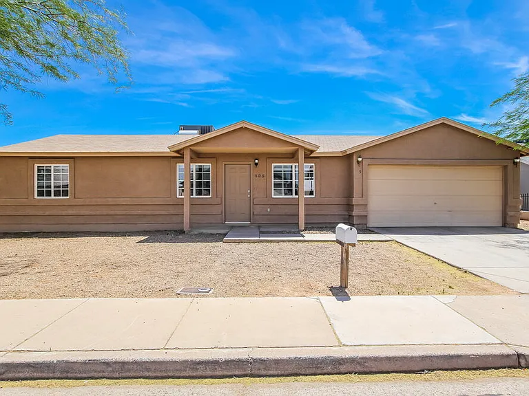 305 E Gardenia Dr — Photo 1