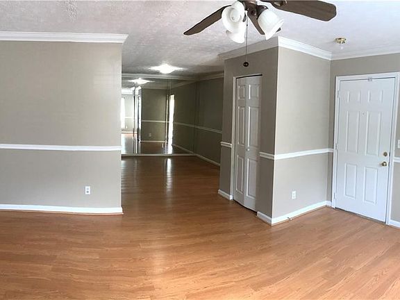 4th image of 1035 Rock Creek Ln