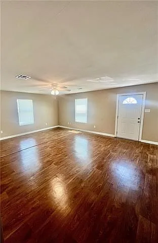 3 bed, 2.0 bath, 1600 sqft, $1,650 — Photo 3