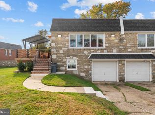 9975 Woodfern Rd, Philadelphia, PA 19115
