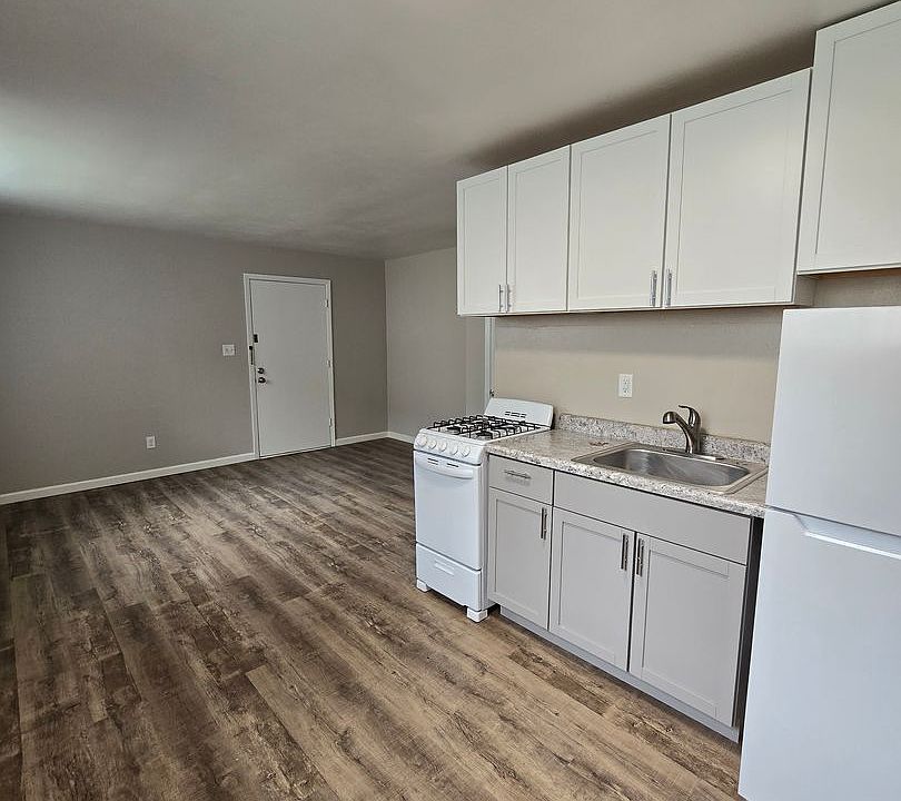 1st image of 1707 Thomas Ave W #1715-1