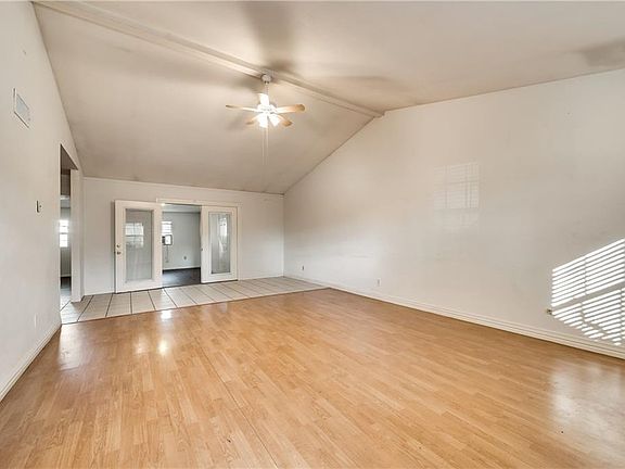 3rd image of 2625 Poplar Trl