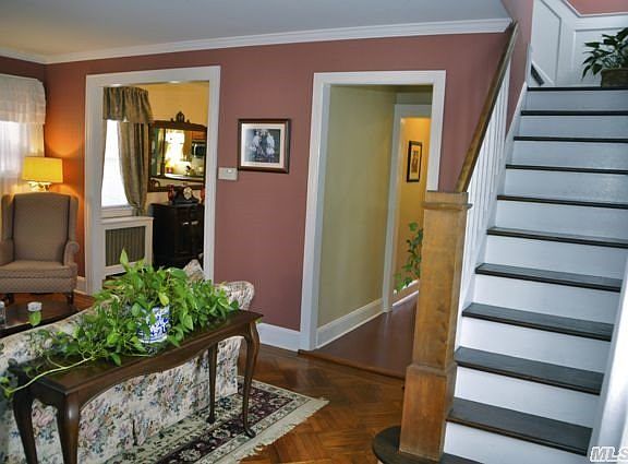 2nd image of 157 Oak St
