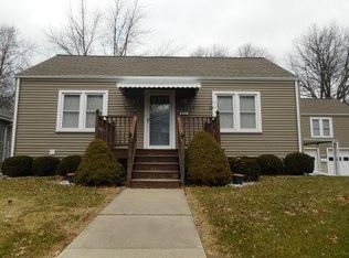 1323 E Seiberling Ave, Peoria Heights, IL