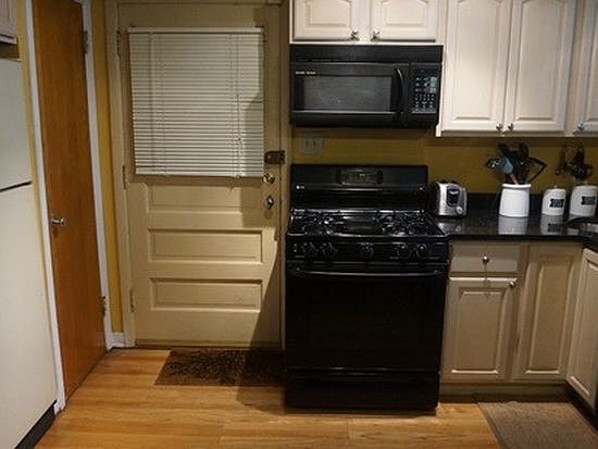2nd image of 1039 Randolph St #1