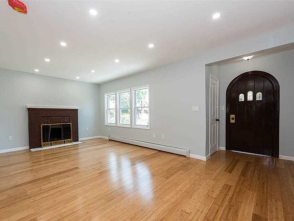 3rd image of 138-28 229th St