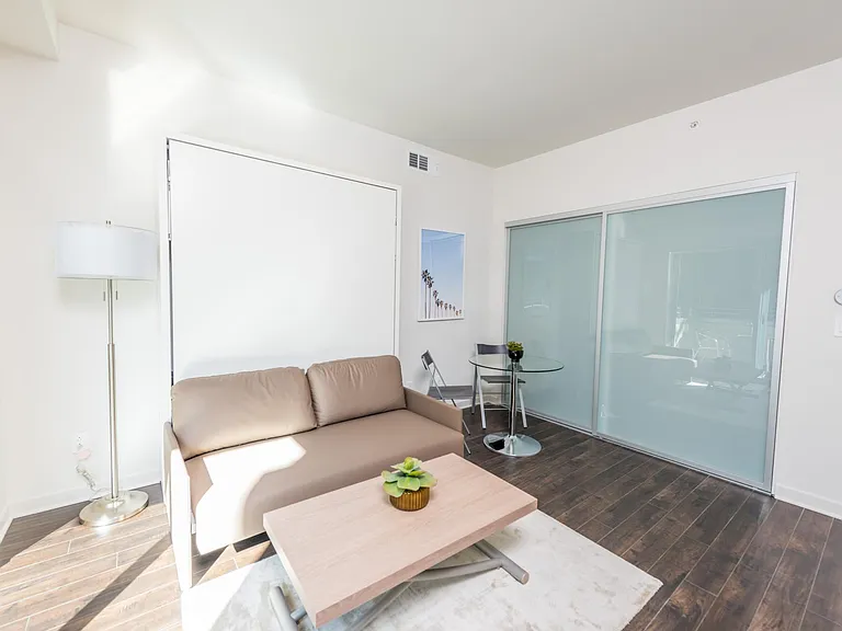 10599 Wilshire Blvd — Photo 25