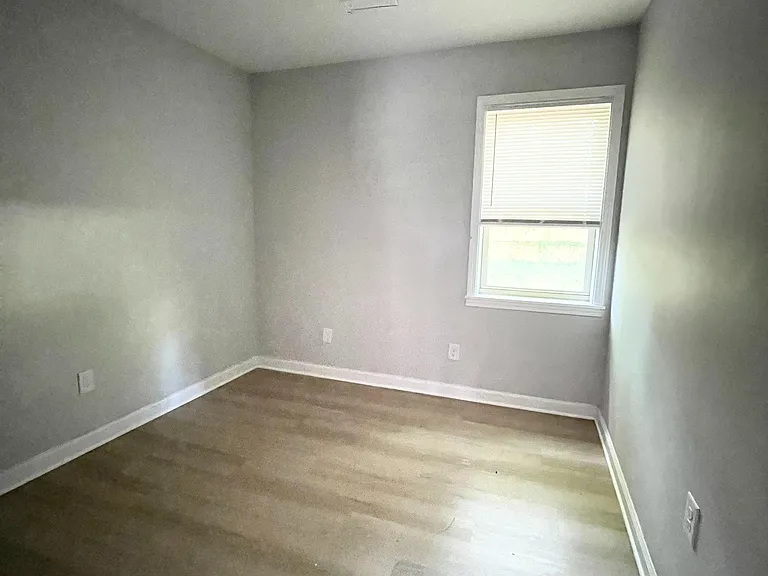 107 Loraine Dr — Photo 5