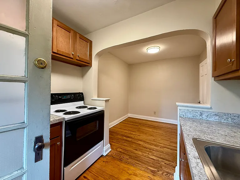 2525 Glenmary Ave #1 — Photo 19