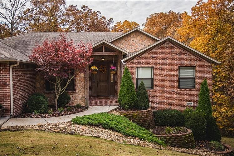 1st image of 9 Elder Ln