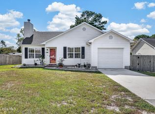 484 Sand Ridge Rd, Hubert, NC 28539