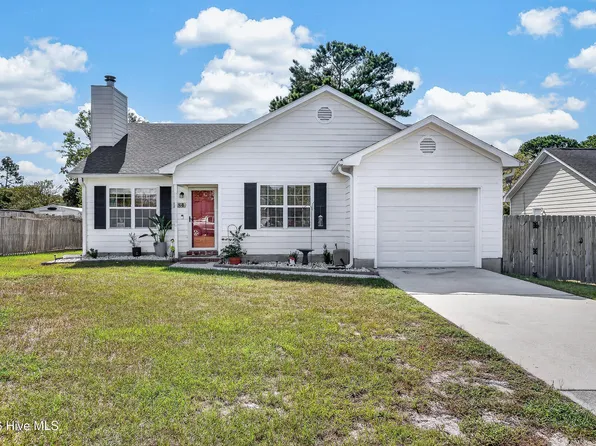 484 Sand Ridge Road, Hubert, NC 28539