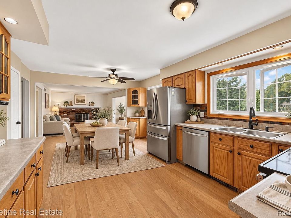 35484 Bennett St, photo 20