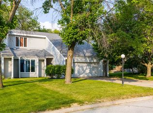 7241 Hyperion Pointe Dr, Johnston, IA 50131