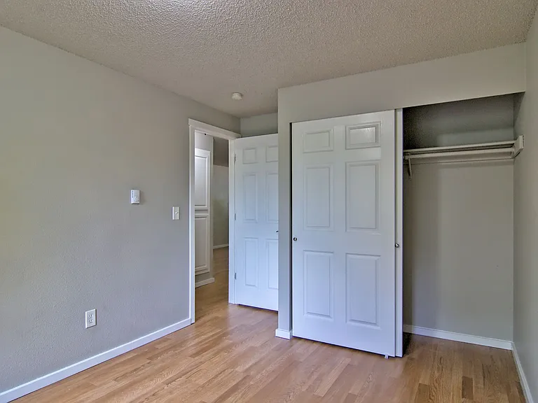 3219 49th Ave NE — Photo 7