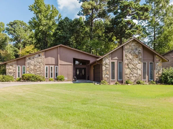 1008 S Richardson Place Dr, Bryant, AR 72022