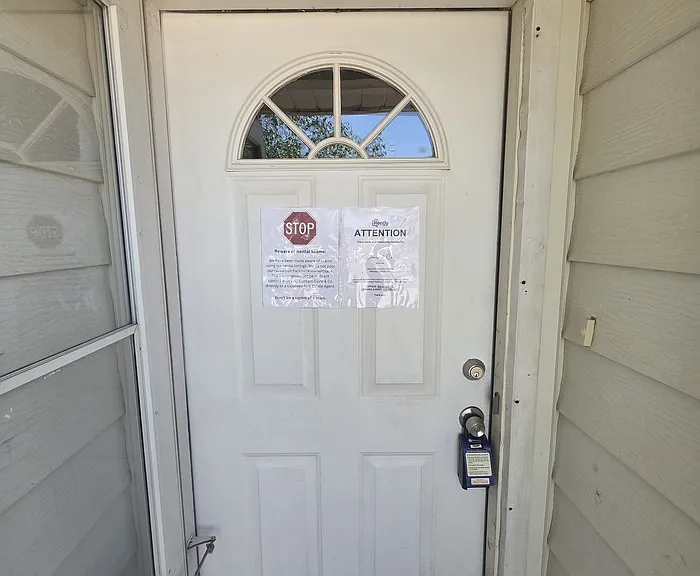 707 Devonian Dr — Photo 2