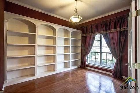 5th image of 16694 Meadow Crest Dr