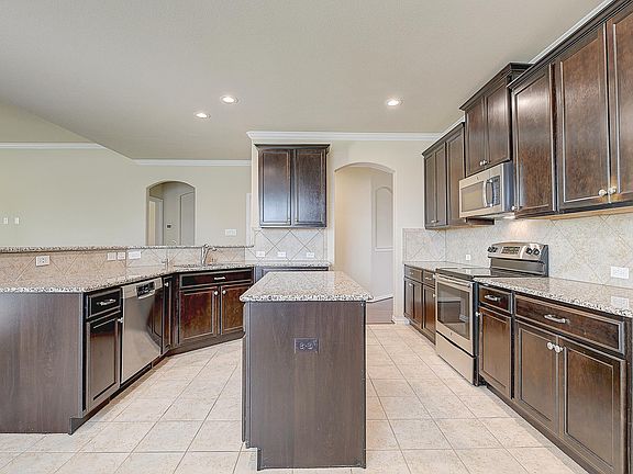 5th image of 114L Cameron Dr