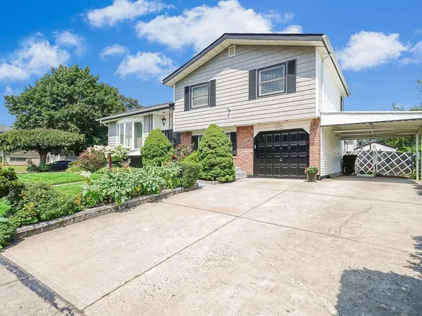 169 Bark Avenue, Central Islip, NY 11722