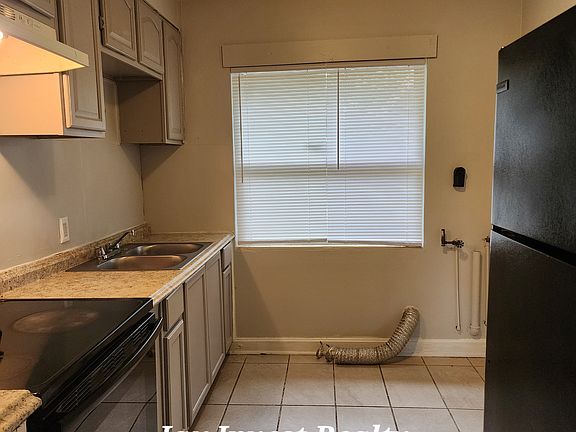 4th image of 3047 W 12th St