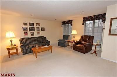 4th image of 919 Claytonbrook Dr APT 1