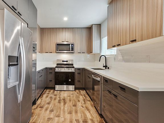 4th image of 1831 Colby Ave APT 3