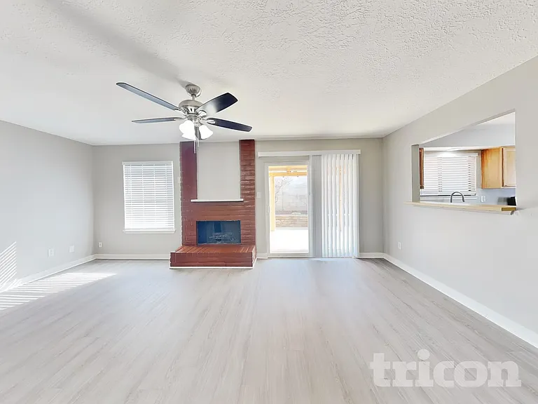 8712 Plymouth Rock Rd NE — Photo 2