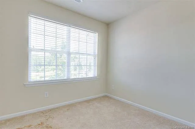 209 Spring Gardens Dr — Photo 8