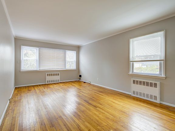 2nd image of 625 E Beech St