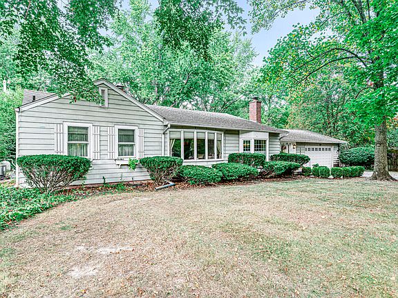 3rd image of 1020 Greenway Dr