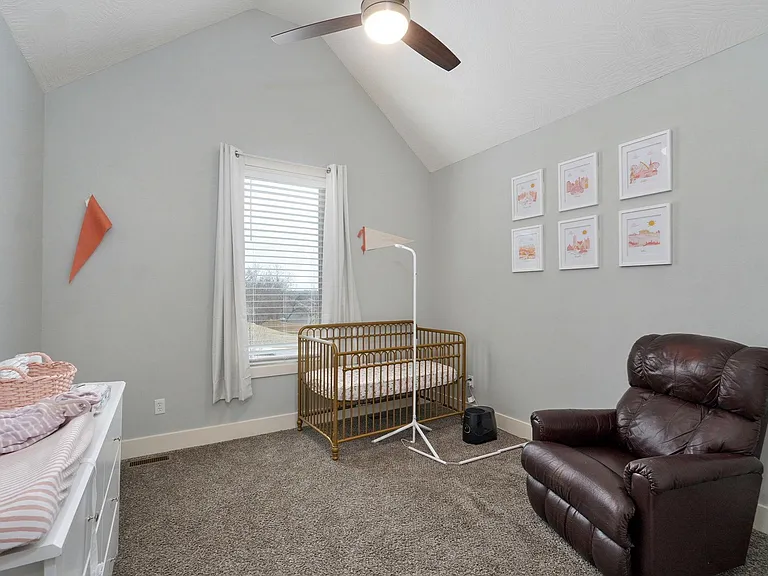 129 N Glengary Dr — Photo 6
