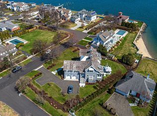158 Davenport Dr, Stamford, CT 06902