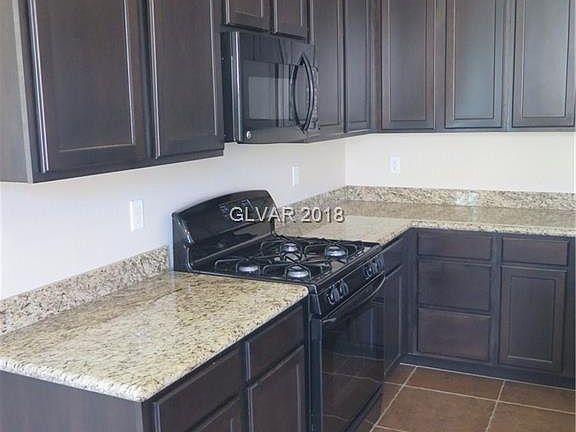 5th image of 916 Baronet Dr