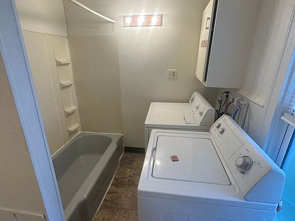 5th image of 633 S Center St #B