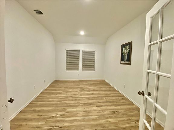 5th image of 3724 Moss Hill Rd