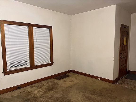 3rd image of 216 S 8th St
