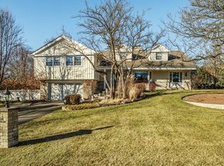 500 Woodland Dr, Glenview, IL 60025