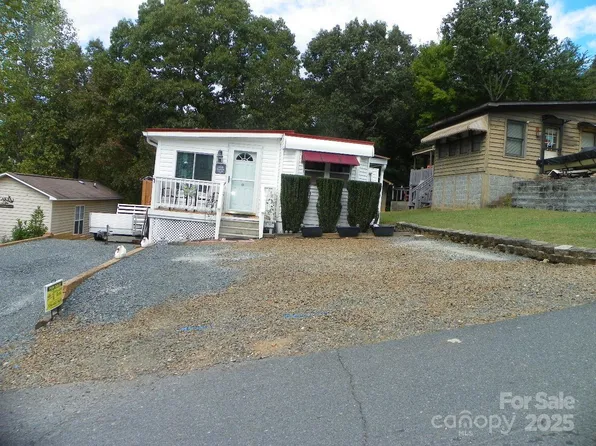 218 Cardinal Dr, New London, NC 28127