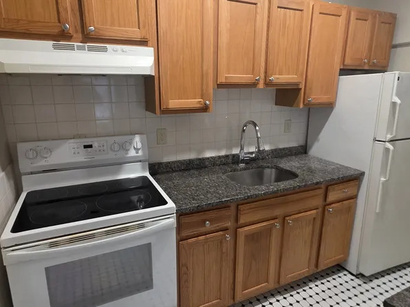 5 Porter Street Ct APT 1R, Salem, MA 01970