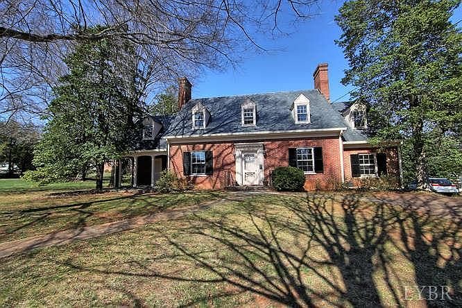 1st image of 3332 Woodridge Pl