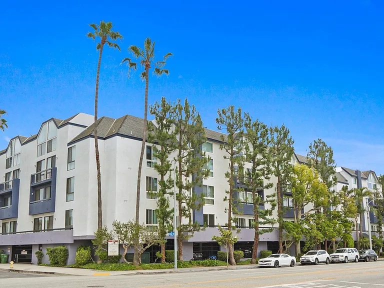 Park Overland Apartments — Photo 26