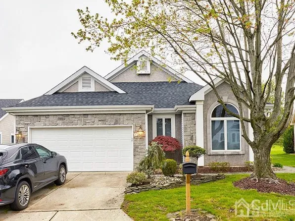 5 Dawson Ln, Monroe Township, NJ 08831