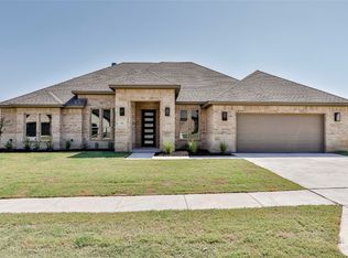 525 Woodland Dr, Azle, TX 76020