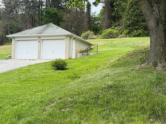 4th image of 1101 Yorklyn Rd