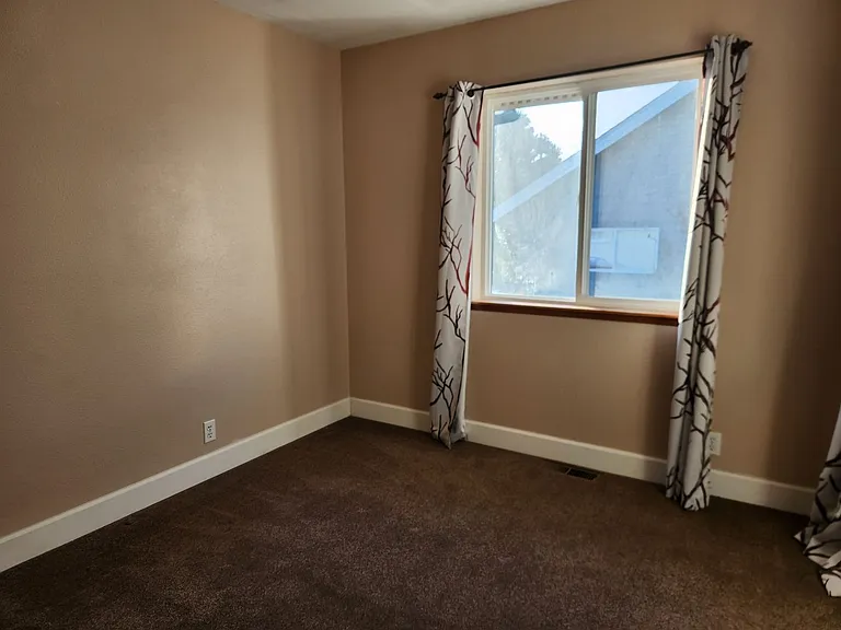 313 E Main St — Photo 7