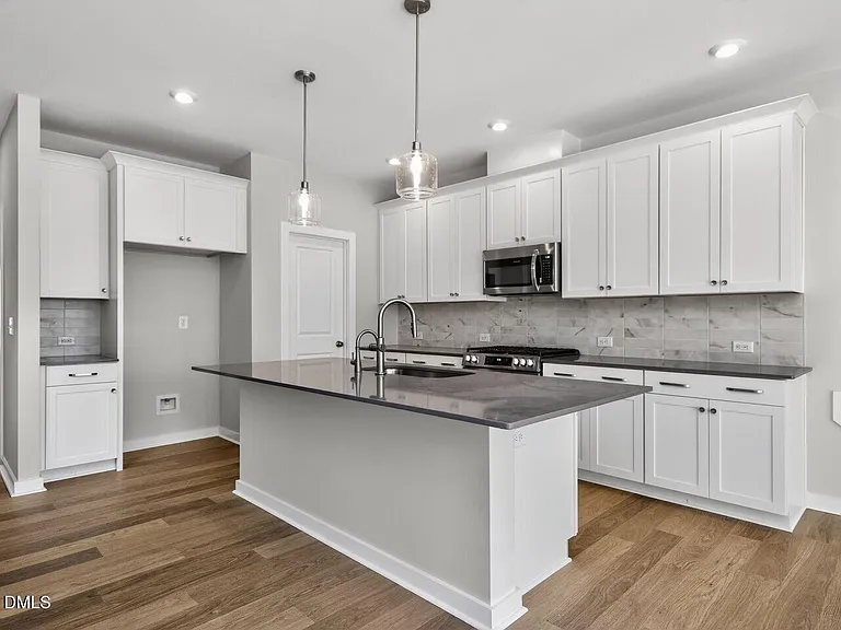 85 Parkland Dr — Photo 6