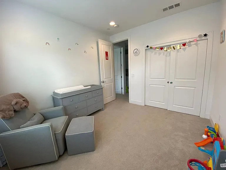 Guest bedroom 2