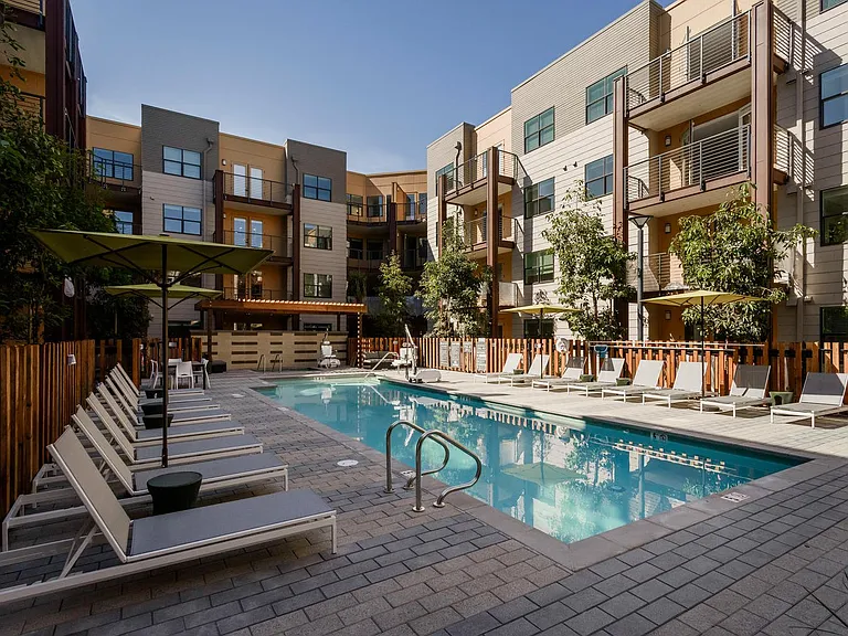Recreate Courtyard at 6tenEAST